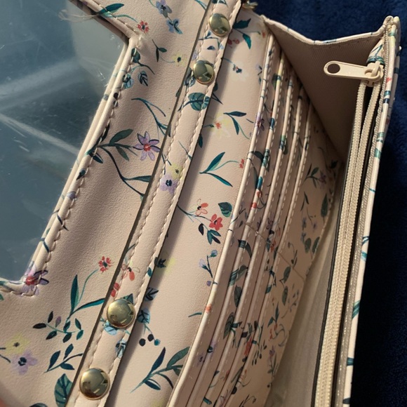 Wallet on a string/crossbody. - Picture 3 of 3